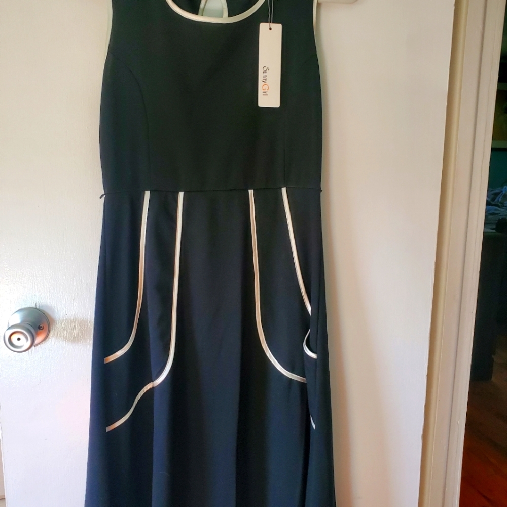 Sunny Girl black dress size L NWT